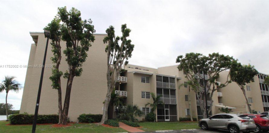 Condo in Cutler Bay, Florida, 1 bedroom № 1731053