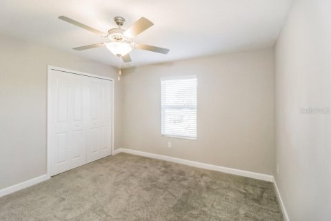 Townhouse in Lutz, Florida 3 bedrooms, 215.44 sq.m. № 2277701 - photo 13