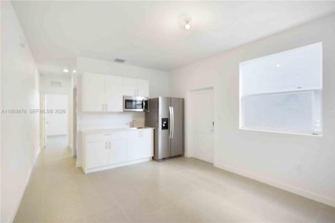 Villa ou maison à louer à Miami, Floride: 1 chambre № 2020031 - photo 3