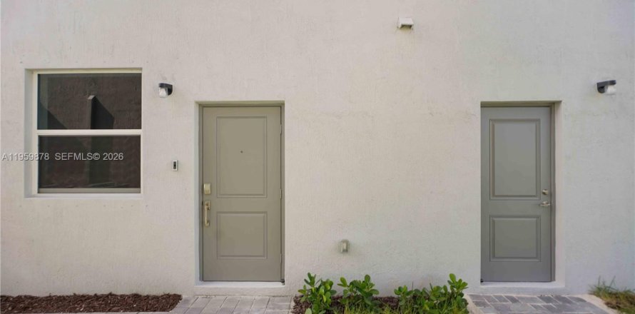 Villa ou maison à Miami, Floride 1 chambre № 2020031