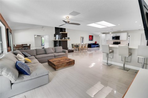 Casa en venta en Cooper City, Florida, 4 dormitorios, 286.98 m2 № 1697230 - foto 13