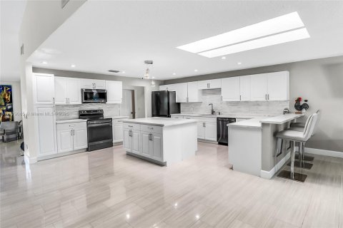 Casa en venta en Cooper City, Florida, 4 dormitorios, 286.98 m2 № 1697230 - foto 14