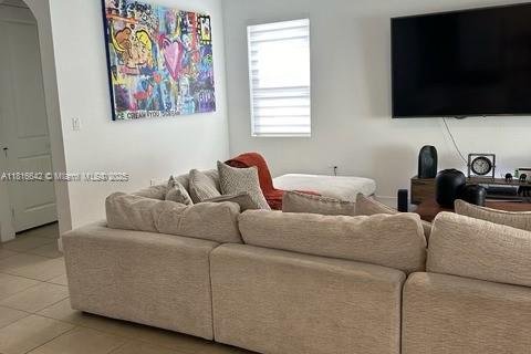 Casa en venta en Homestead, Florida, 4 dormitorios, 237.46 m2 № 1770645 - foto 4