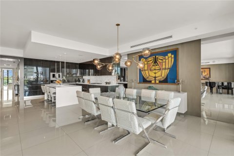 Condo in Aventura, Florida, 4 bedrooms  № 2244328 - photo 13