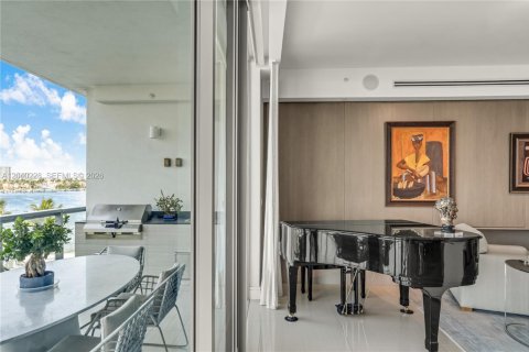 Condo in Aventura, Florida, 4 bedrooms  № 2244328 - photo 18