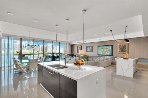 Condo in Aventura, Florida, 4 bedrooms  № 2244328 - photo 2