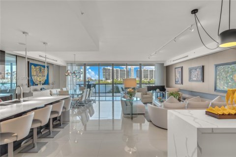 Condo in Aventura, Florida, 4 bedrooms  № 2244328