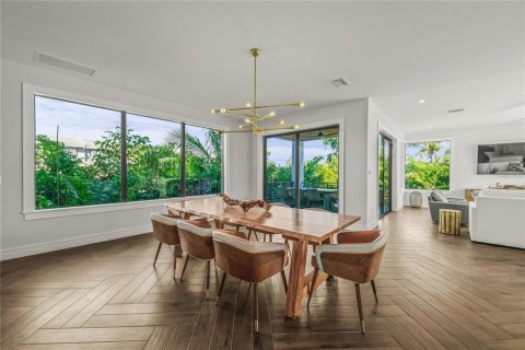 House in Sarasota, Florida 6 bedrooms, 363.62 sq.m. № 2114540 - photo 12