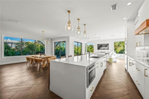 House in Sarasota, Florida 6 bedrooms, 363.62 sq.m. № 2114540 - photo 15