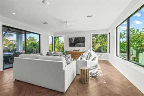 House in Sarasota, Florida 6 bedrooms, 363.62 sq.m. № 2114540 - photo 14