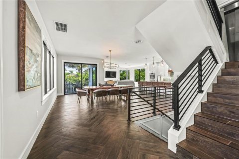 House in Sarasota, Florida 6 bedrooms, 363.62 sq.m. № 2114540 - photo 18
