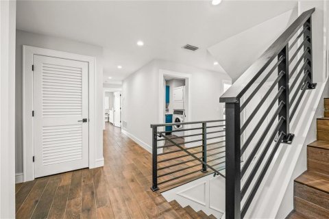 House in Sarasota, Florida 6 bedrooms, 363.62 sq.m. № 2114540 - photo 27