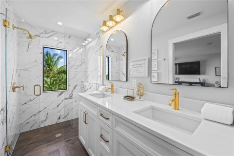 House in Sarasota, Florida 6 bedrooms, 363.62 sq.m. № 2114540 - photo 30