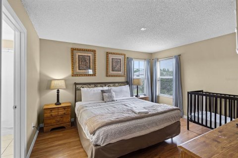 Casa en venta en Kissimmee, Florida, 6 dormitorios, 263.29 m2 № 1822261 - foto 22