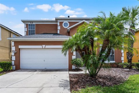 Casa en venta en Kissimmee, Florida, 6 dormitorios, 263.29 m2 № 1822261 - foto 1