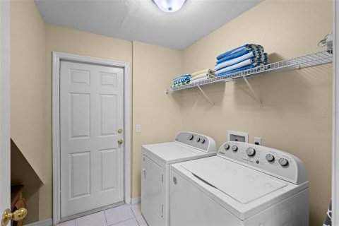 Casa en venta en Kissimmee, Florida, 6 dormitorios, 263.29 m2 № 1822261 - foto 25