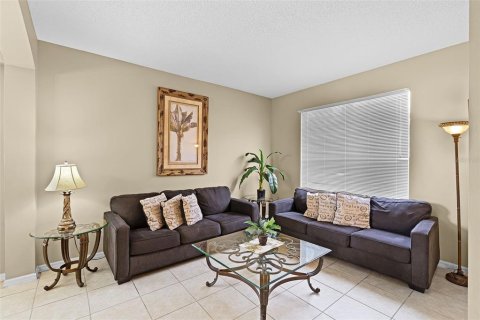 Casa en venta en Kissimmee, Florida, 6 dormitorios, 263.29 m2 № 1822261 - foto 6