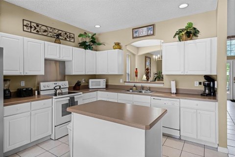 Casa en venta en Kissimmee, Florida, 6 dormitorios, 263.29 m2 № 1822261 - foto 9
