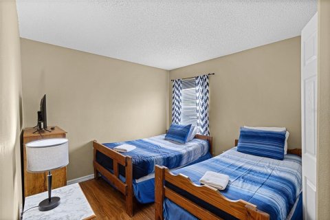 Casa en venta en Kissimmee, Florida, 6 dormitorios, 263.29 m2 № 1822261 - foto 19