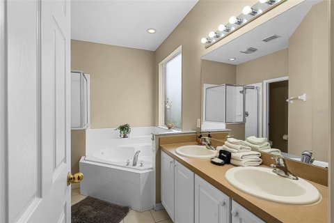 Casa en venta en Kissimmee, Florida, 6 dormitorios, 263.29 m2 № 1822261 - foto 13