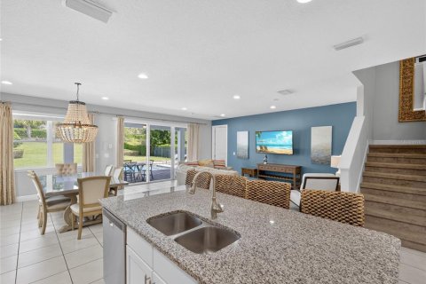 House in Kissimmee, Florida 8 bedrooms, 335.56 sq.m. № 2107105 - photo 17