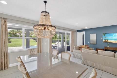 House in Kissimmee, Florida 8 bedrooms, 335.56 sq.m. № 2107105 - photo 11