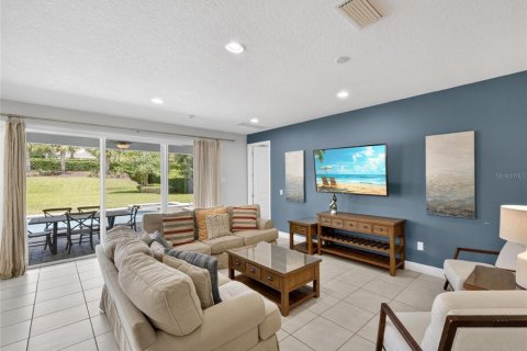House in Kissimmee, Florida 8 bedrooms, 335.56 sq.m. № 2107105 - photo 10