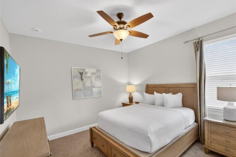 House in Kissimmee, Florida 8 bedrooms, 335.56 sq.m. № 2107105 - photo 29