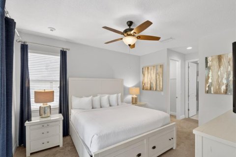 House in Kissimmee, Florida 8 bedrooms, 335.56 sq.m. № 2107105 - photo 8