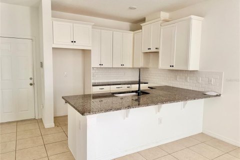 Touwnhouse à vendre à Orlando, Floride: 3 chambres, 132.01 m2 № 2236831 - photo 2
