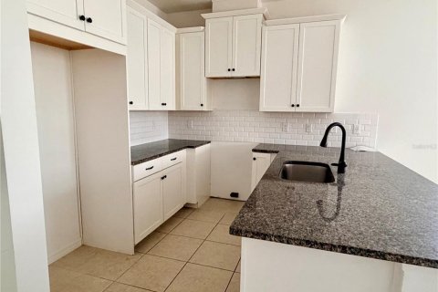 Touwnhouse à vendre à Orlando, Floride: 3 chambres, 132.01 m2 № 2236831 - photo 3