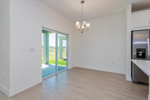 House in Lady Lake, Florida 4 bedrooms, 150.97 sq.m. № 1837707 - photo 5