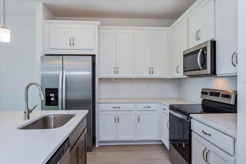 House in Lady Lake, Florida 4 bedrooms, 150.97 sq.m. № 1837707 - photo 3