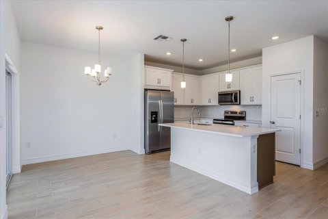 House in Lady Lake, Florida 4 bedrooms, 150.97 sq.m. № 1837707 - photo 4