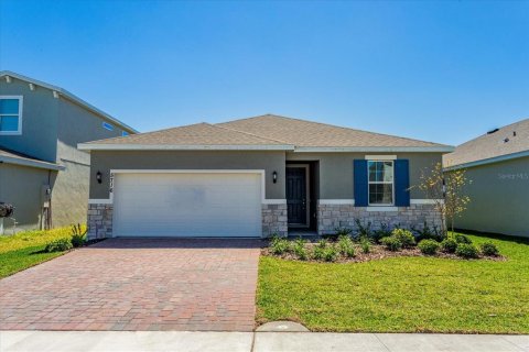 House in Lady Lake, Florida 4 bedrooms, 150.97 sq.m. № 1837707 - photo 1