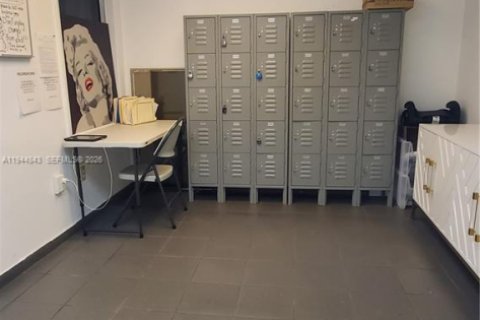 Propiedad comercial en venta en Doral, Florida № 2001410 - foto 25