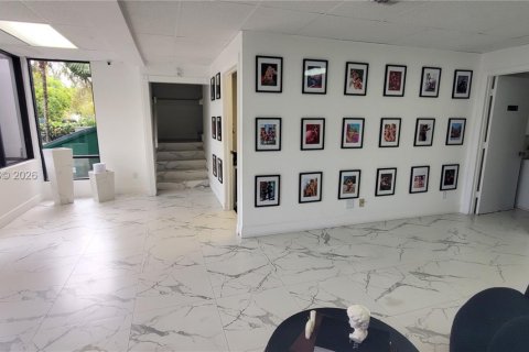Propiedad comercial en venta en Doral, Florida № 2001410 - foto 29