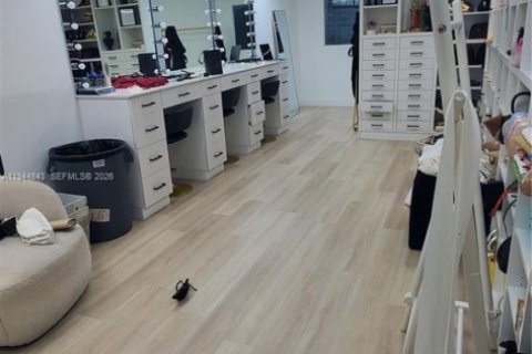 Propiedad comercial en venta en Doral, Florida № 2001410 - foto 7