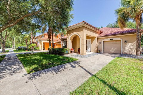 House in Davenport, Florida 4 bedrooms, 156.91 sq.m. № 2345424