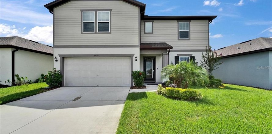 Villa ou maison à Wesley Chapel, Floride 4 chambres, 268.86 m2 № 2406791