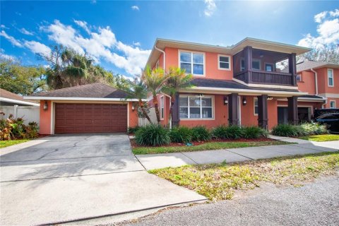 Townhouse in Orlando, Florida 3 bedrooms, 164.99 sq.m. № 2152124