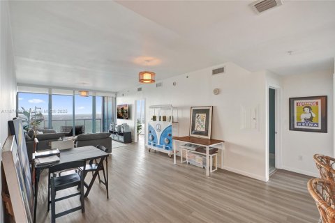 Copropriété à vendre à Miami, Floride: 2 chambres, 109.07 m2 № 1980352 - photo 22