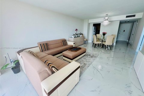 Condominio en venta en Aventura, Florida, 1 dormitorio, 93.37 m2 № 1946483 - foto 4