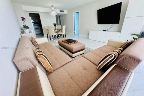 Condominio en venta en Aventura, Florida, 1 dormitorio, 93.37 m2 № 1946483 - foto 3