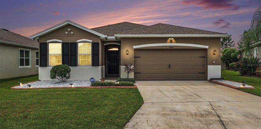 Casa en Zephyrhills, Florida 4 dormitorios, 190.26 m2 № 1912620