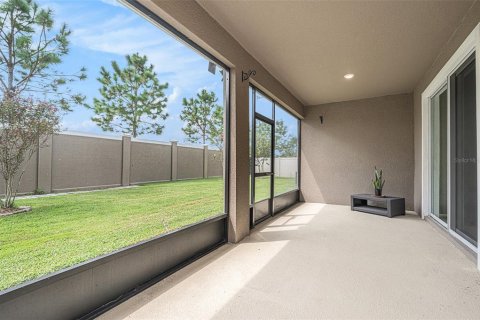 Casa en venta en Zephyrhills, Florida, 4 dormitorios, 190.26 m2 № 1912620 - foto 25