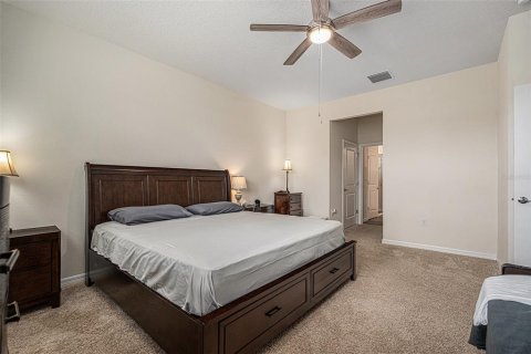 Casa en venta en Zephyrhills, Florida, 4 dormitorios, 190.26 m2 № 1912620 - foto 18