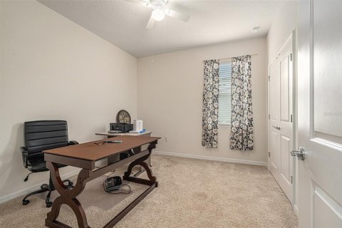 Casa en venta en Zephyrhills, Florida, 4 dormitorios, 190.26 m2 № 1912620 - foto 15