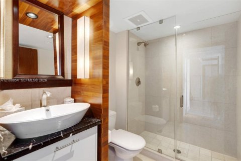 Copropriété à vendre à Miami Beach, Floride: 2 chambres, 82.4 m2 № 2424923 - photo 17