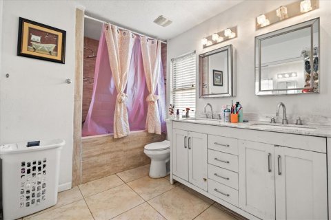 Casa en venta en Kissimmee, Florida, 4 dormitorios, 194.44 m2 № 1747102 - foto 26